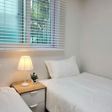 Moon House In Seoul #Quiet #Airport Transport Nearby#1 Min To Line2 Nakseongdae Subway Apartment Exterior photo