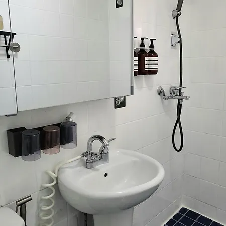 Moon House In Seoul #Quiet #Airport Transport Nearby#1 Min To Line2 Nakseongdae Subway Apartment Exterior photo