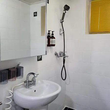 Moon House In Seoul #Quiet #Airport Transport Nearby#1 Min To Line2 Nakseongdae Subway Apartment Exterior photo