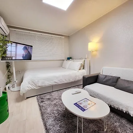 Moon House In Seoul #Quiet #Airport Transport Nearby#1 Min To Line2 Nakseongdae Subway Apartment Exterior photo