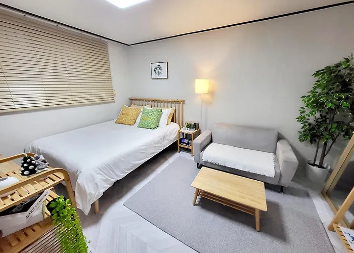 Moon House In Seoul #Quiet #Airport Transport Nearby#1 Min To Line2 Nakseongdae Subway