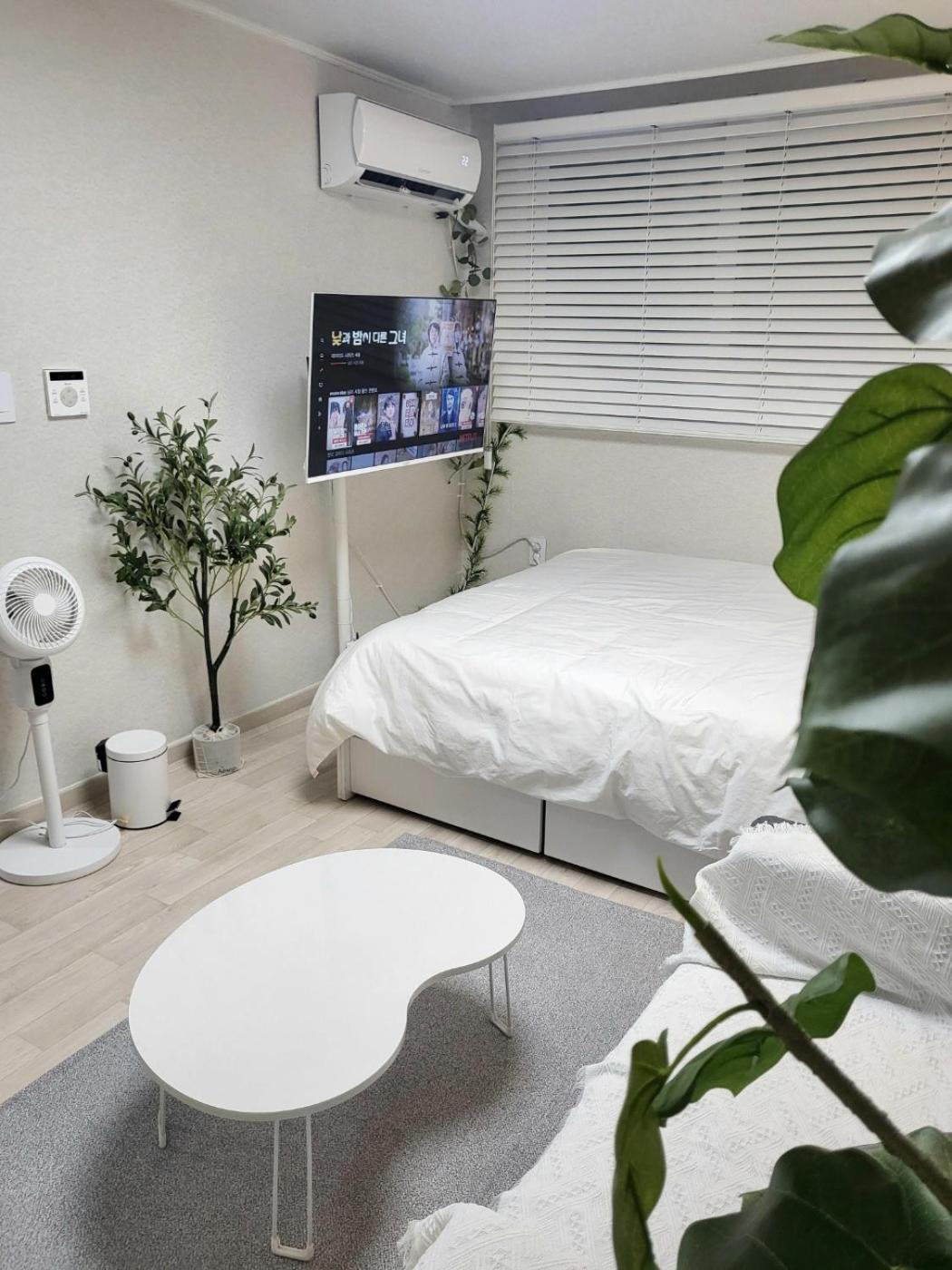 Apartment Moon House In #quiet #airport Transport Nearby#1 Min To Line2 Nakseongdae Subway